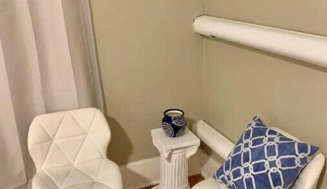 Lovely Upstairs 3 Bedroom Apartment