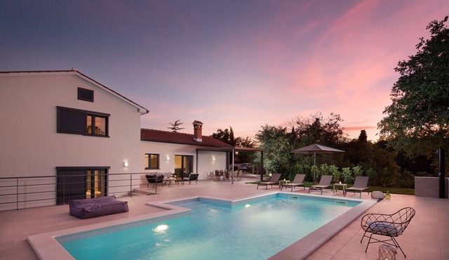 Lovely Villa del Sol, in Istria, with a Pool