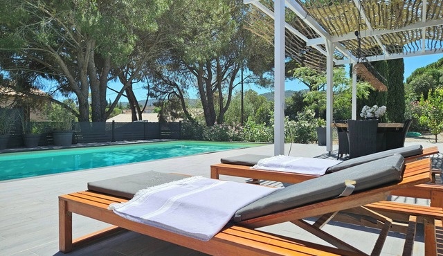 Lovely villa with a pool in a cosy village