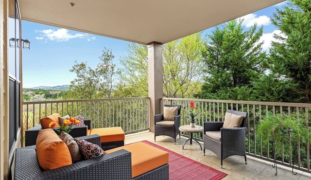 Lovely Villa in the Hollows, Lake View, 4 Pools