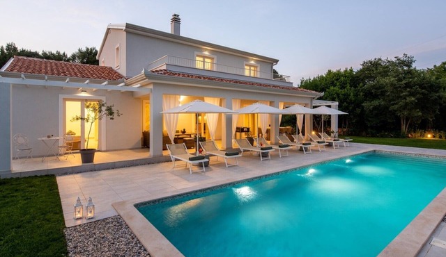 Lovely Villa Oliveti with a swimming pool