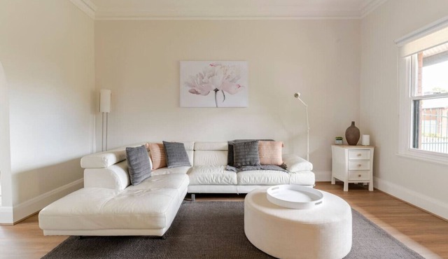 Lovely Villa on the Border of Prospect