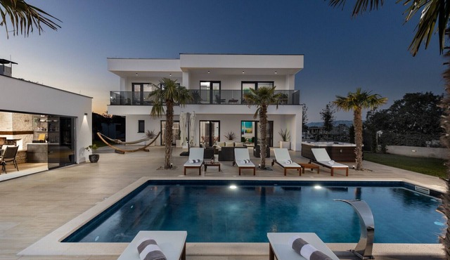 Lovely Villa Quercus