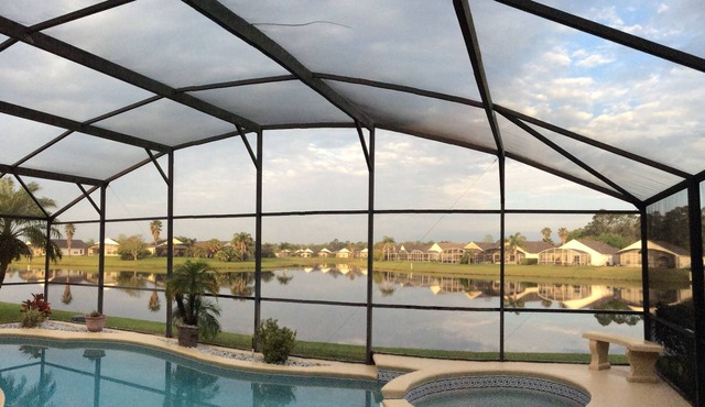 Lovely Villa, Sw Lakeside Position, Private Screened Pool, Games Room, Internet