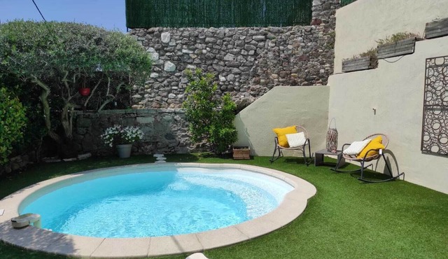 Lovely village house with a warm, festive character, just for you.