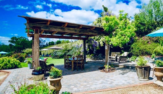 Lovely Vineyard Retreat.