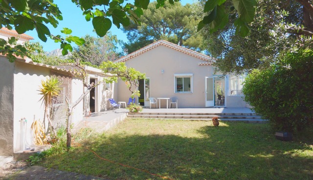 Lovely, well-equipped family home in a quiet area west of Toulon
