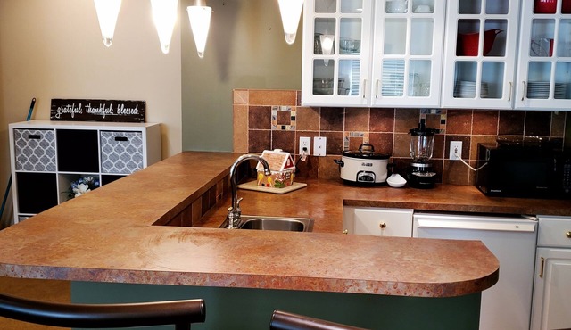 Lovely West Omaha walkout with private entrance