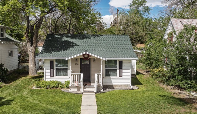 Lovely Wyoming DreamInn' in-town home