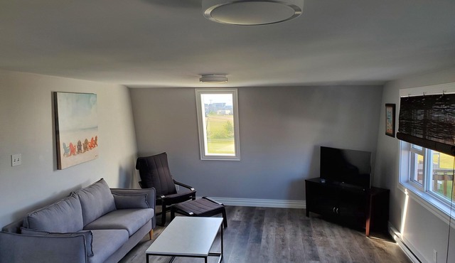 Lovers Loft, ocean view and beach access