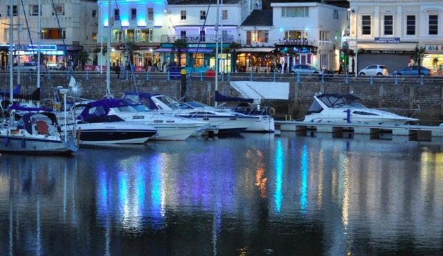 Lovers Retreat - Stunning marina and harbour views with very large balcony and luxury accommodation at Harbour Lights