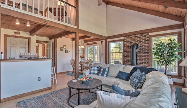 Lovettsville Cottage in Heart of Wine Country