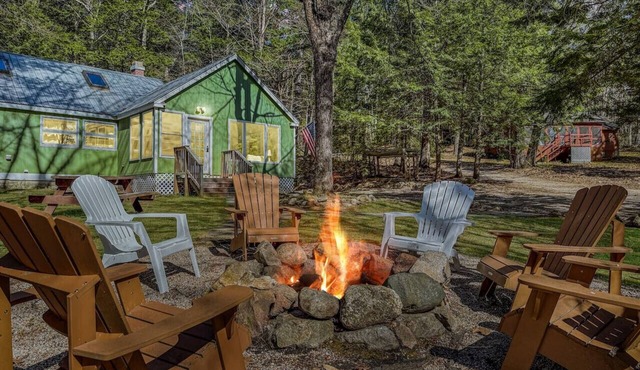 Lovewell Lodge | Cozy Cabin w/Firepit and Kayaks