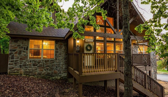 Loving Life Lodge - Resort Access, Private Lake, Pools, Golf, Screened Porch