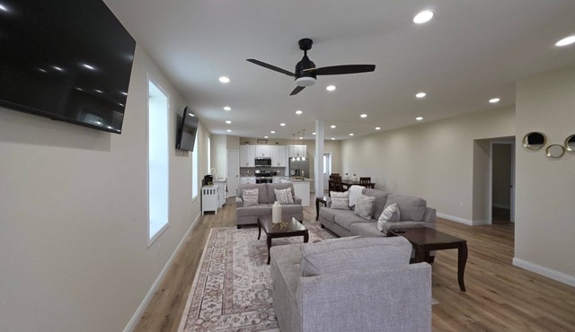 Loving Union Stay at Sunnyside Spacious 5-bedroom house Bowling Green-Sleeps 11