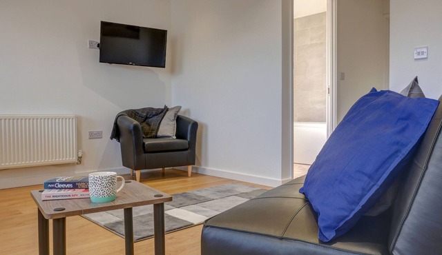 Low Cost, Pet Friendly 4 Bed + Parking (03)