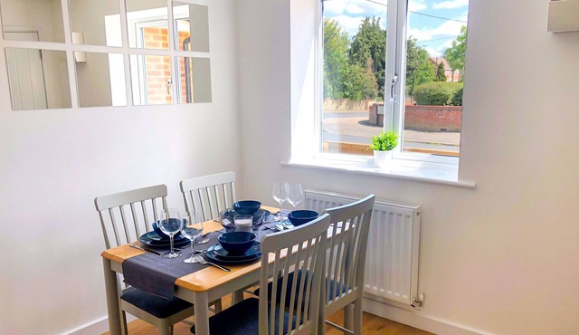 Low Cost, Pet Friendly 4 Bed + Parking (02)