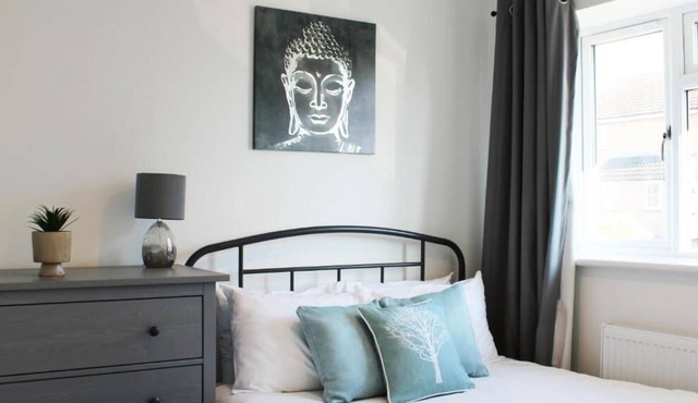 Low Cost, Pet Friendly 4 Bed + Parking (06)