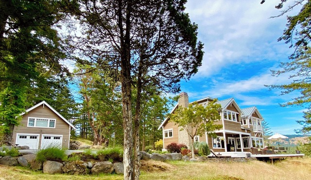 Low Winter Rates! Experience Orcas Island charm in our cozy 1-bedroom loft suite