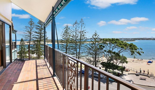 Lowanna Unit 14, 24 Bulcock Beach Esplanade, Bulcock Beach