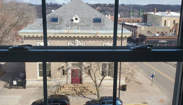 Lowell Inn