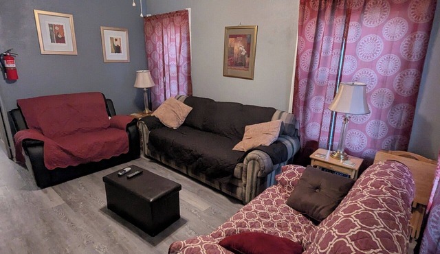 Lower 2 BR Aunt Rose's Place Monroe MI This property has many favorable reviews!