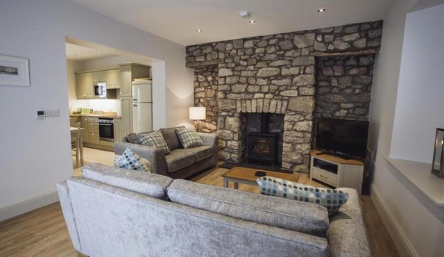 Lower Brynfield Cottage, Reynoldston