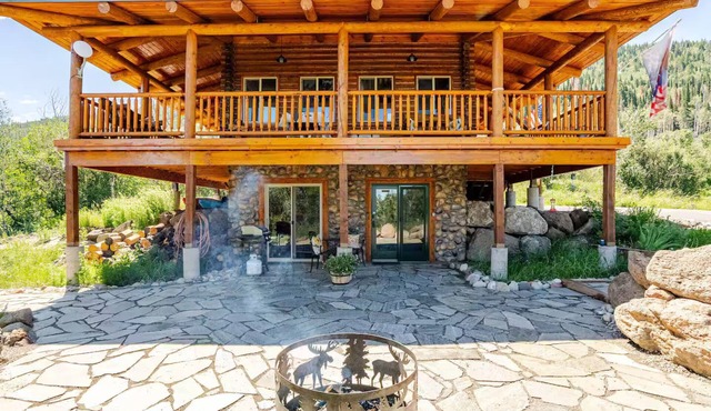Lower Cozy Cabin in Powderhorn Ski Resort