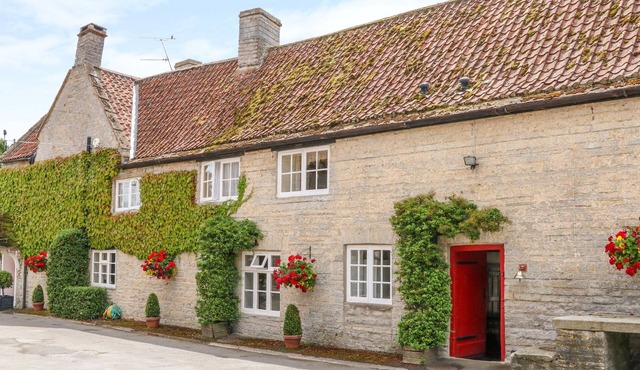 LOWER FARM ANNEXE, family friendly in Somerton