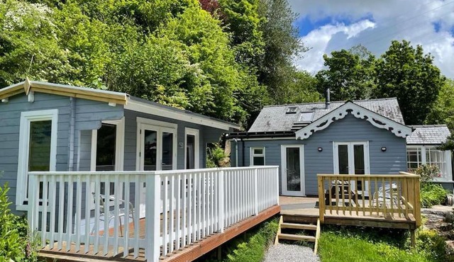 Lower Hill Cottage w/Swedish Hot Tub