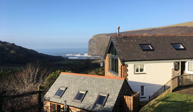 Lower Hillcott - a large family home that sleeps 12 guests in 5 bedrooms