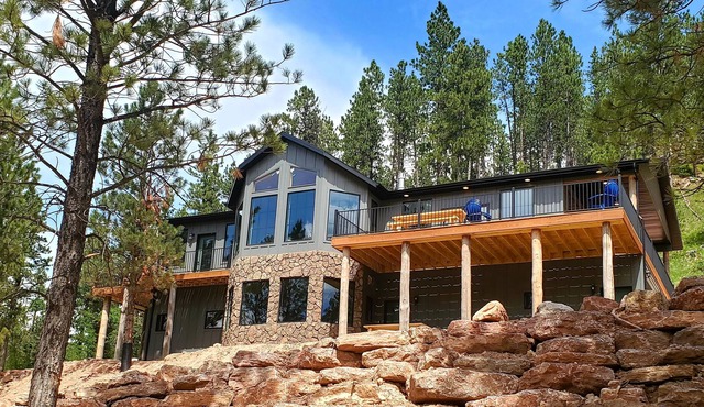 Lower Level of Mountain Home 10 minutes from Downtown Spearfish