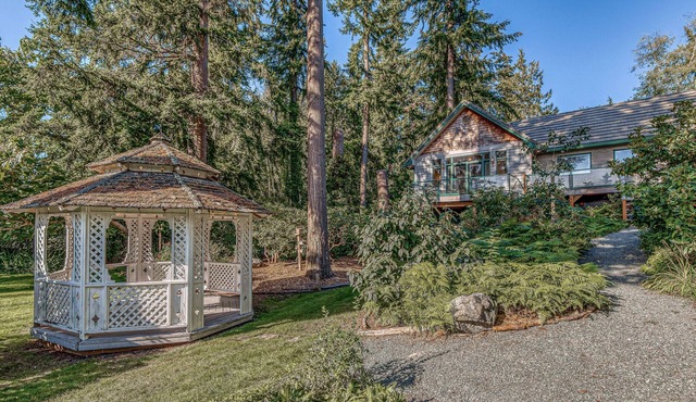 Lower-level suite with deck/veranda, garden views, & foosball