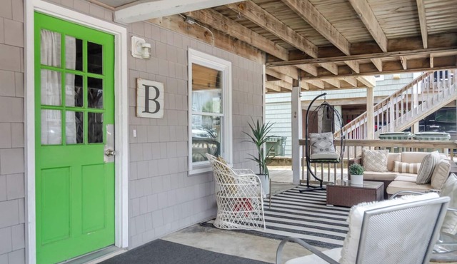 Lower level duplex in heart of Wrightsville Beach!