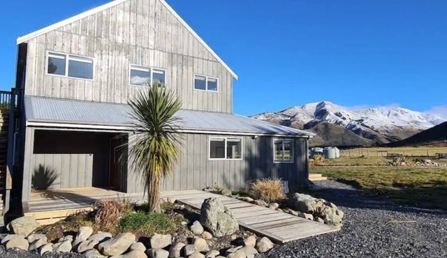 Lower Lodge (12 Bed) Pudding Hill