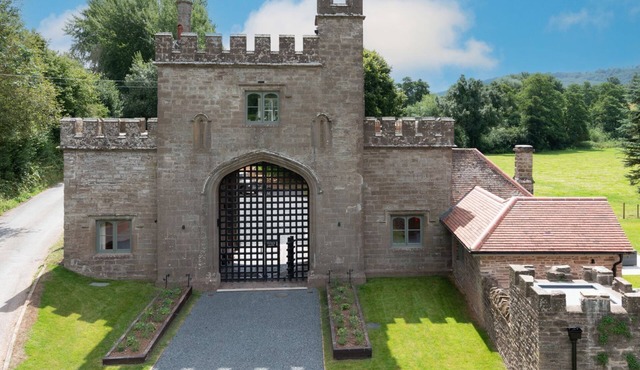 Lower Lodge Gatehouse at Kentchurch - Pet Friendly