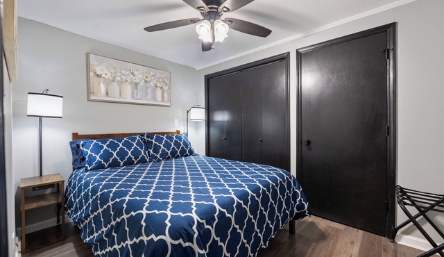 “Lower Magnolia”- HIGH Quality Mattress & Pillows, Fully stocked, Great Deal!