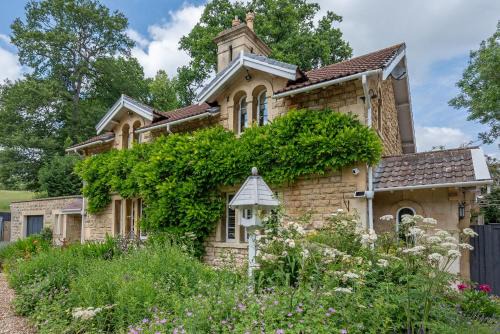 Lower Shockerwick Lodge
