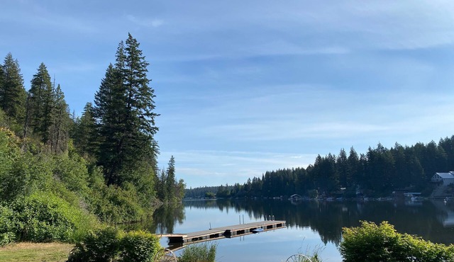 Lower Twin Lakes - Classic Lakefront Cabin