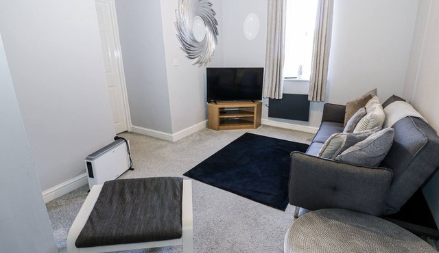 LOWTHER HOUSE, country holiday cottage in Whitehaven