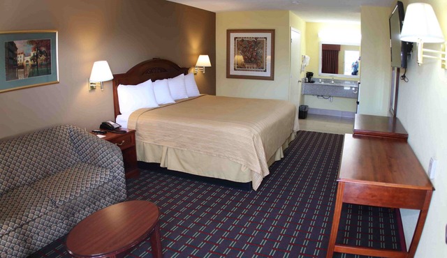 Loyalty Inn Hawkinsville