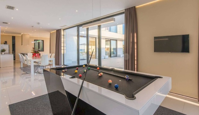 Lozica, new villa with pool