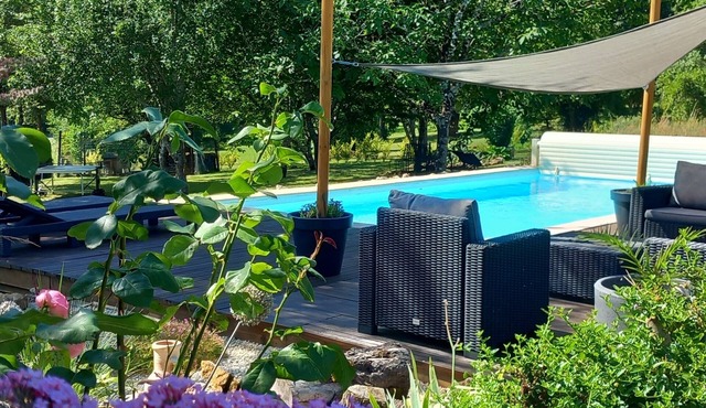 LPC Dordogne Holidays - Couples retreat oozing character in an idyllic setting