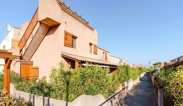 LS130 : Large 5-room villa with a sun terrace on the roof