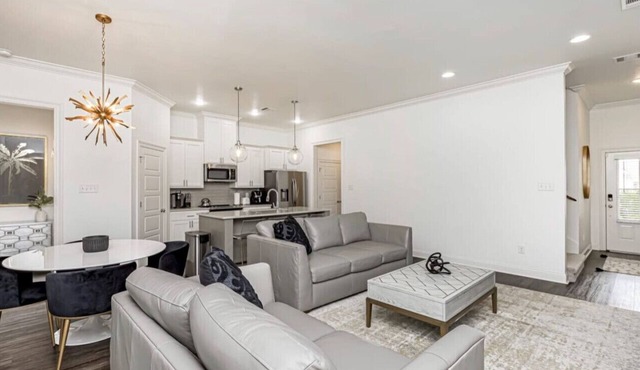 @LSU-2 HOMES-6 BdRm Mid/LongTerm