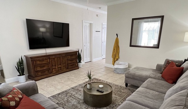 LSU Townhome in Baton Rouge - 2.5 miles to campus and LSU sports complex!