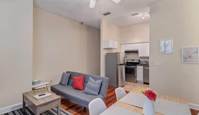 LT Stay Discounts! Cozy 2 BR Apt - Pet Friendly!