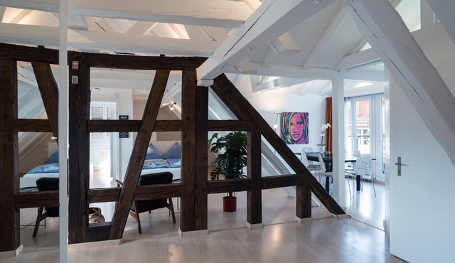 LU Sun IV - Chapel Bridge HITrental Apartment