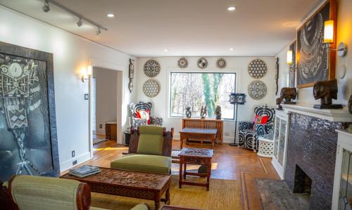 Luangisa African House Cultural Retreat