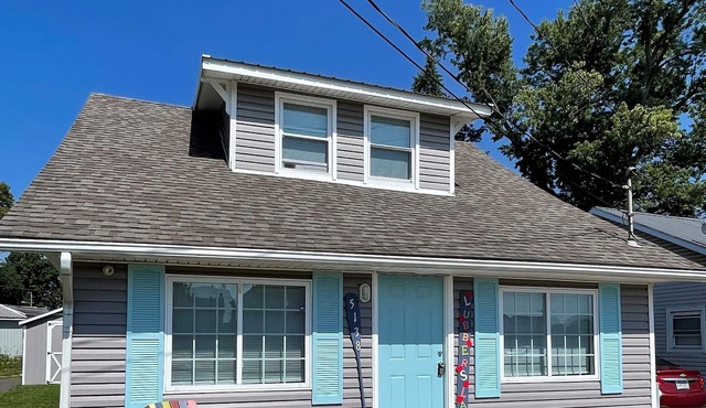 Lubber's Lane-Remodeled Buckeye Lake Home across from the lake.!